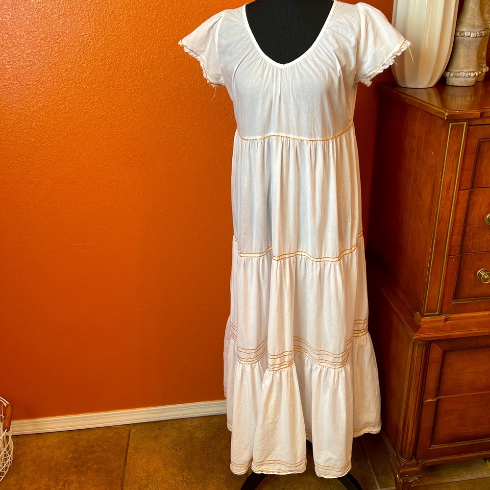V.DE.VINSTER White Maxi Dress. Size Small